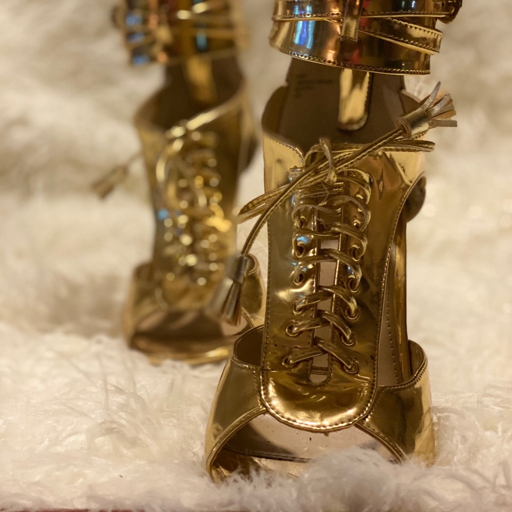 Midas Touch!!! with Gold Harlow by June Ambrose